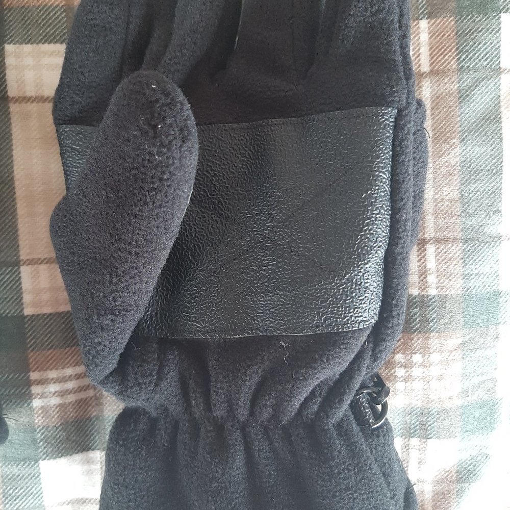 Mittens - Picture 5 of 6